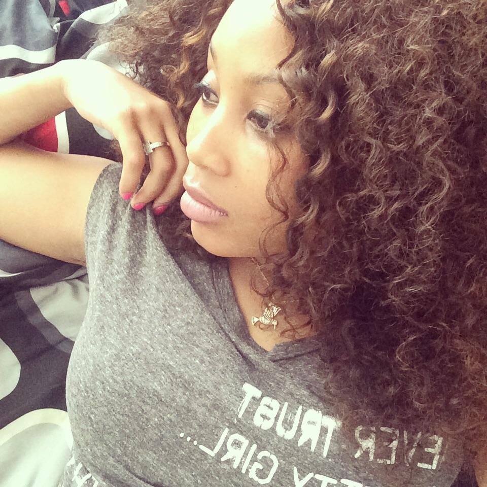 Honeybee286's profile picture. Skys the limit ..make your favorite color Baby Blue!  Medical assistant *I'm a mommy. Rolling with @_dreamchasinDDJ
 Honey©