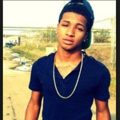 22 single all i do is smoke trees an get to da money FOE new to twitter need some followers