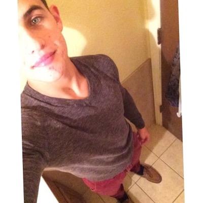 _krismartinez_'s profile picture. 