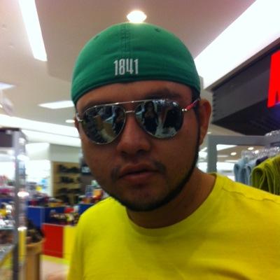 muchacho alegre