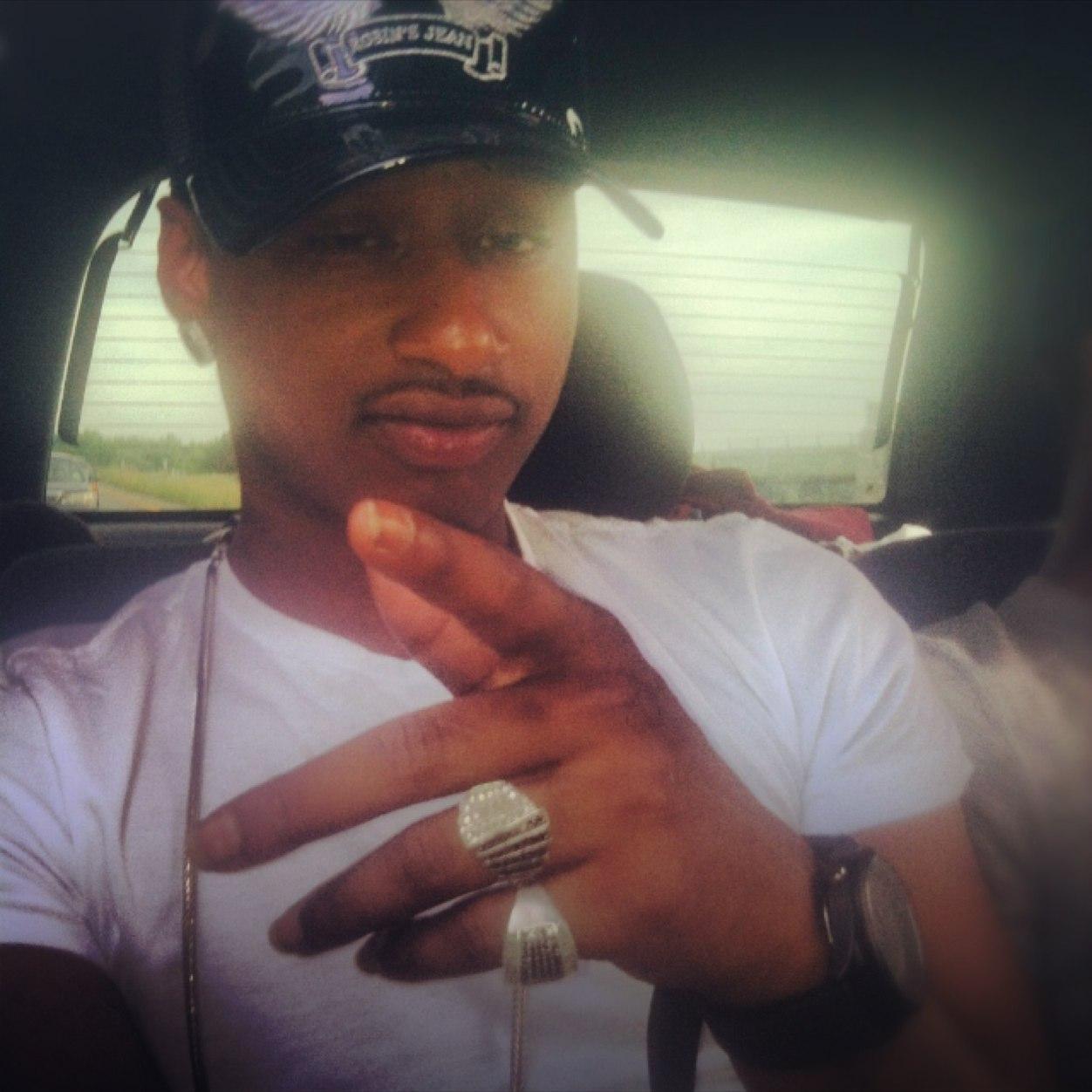 RealWMPartyG's profile picture. ‏‏سأراك عندما نصل الى هناك ¥ uoy htiw eb halla yam £