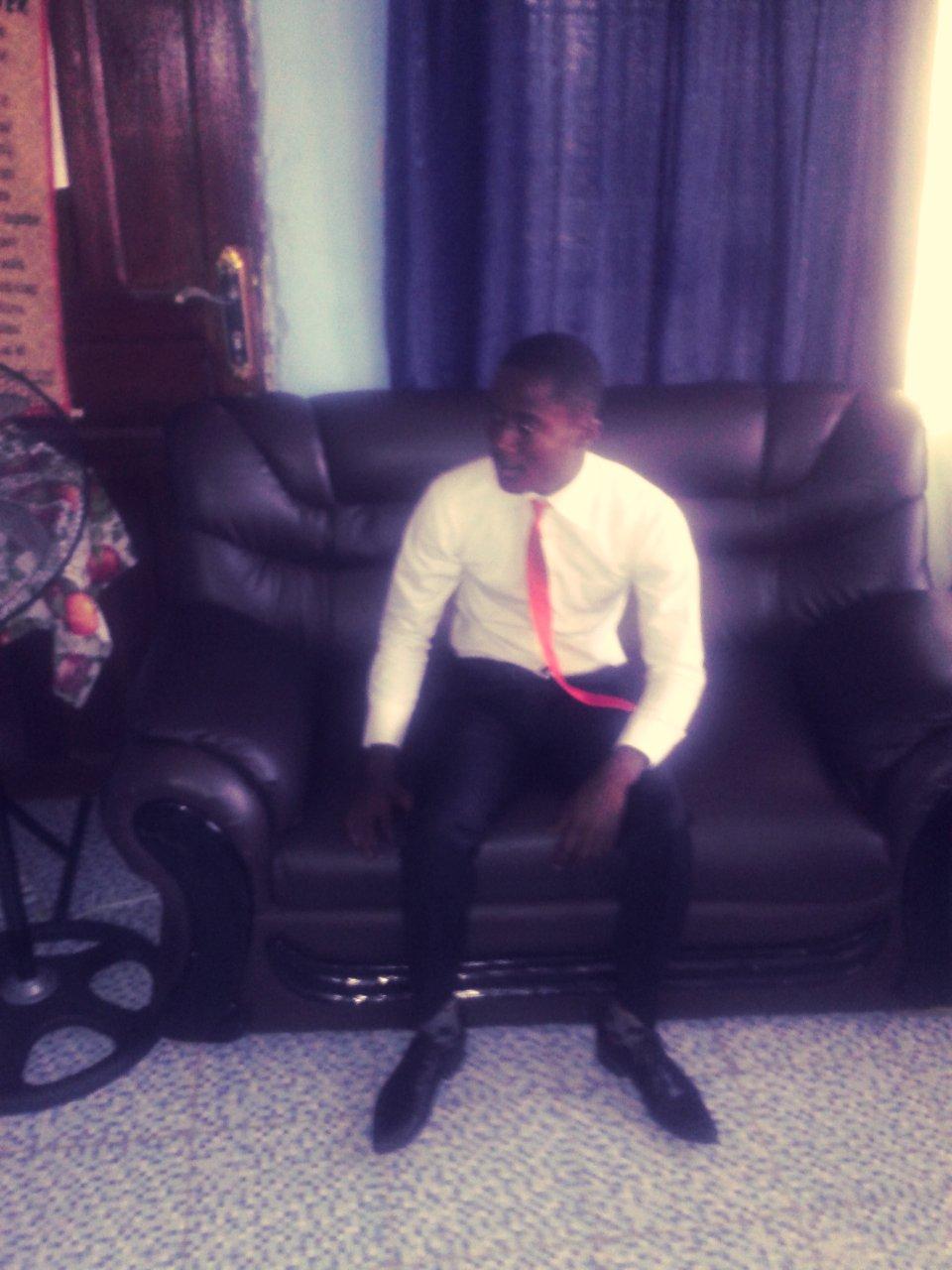 My name is Wendell lm a follower of Jesus n l love everyone  tat God created l live Liberia  n want to have more friends on twitter .... Friends tat luv God...