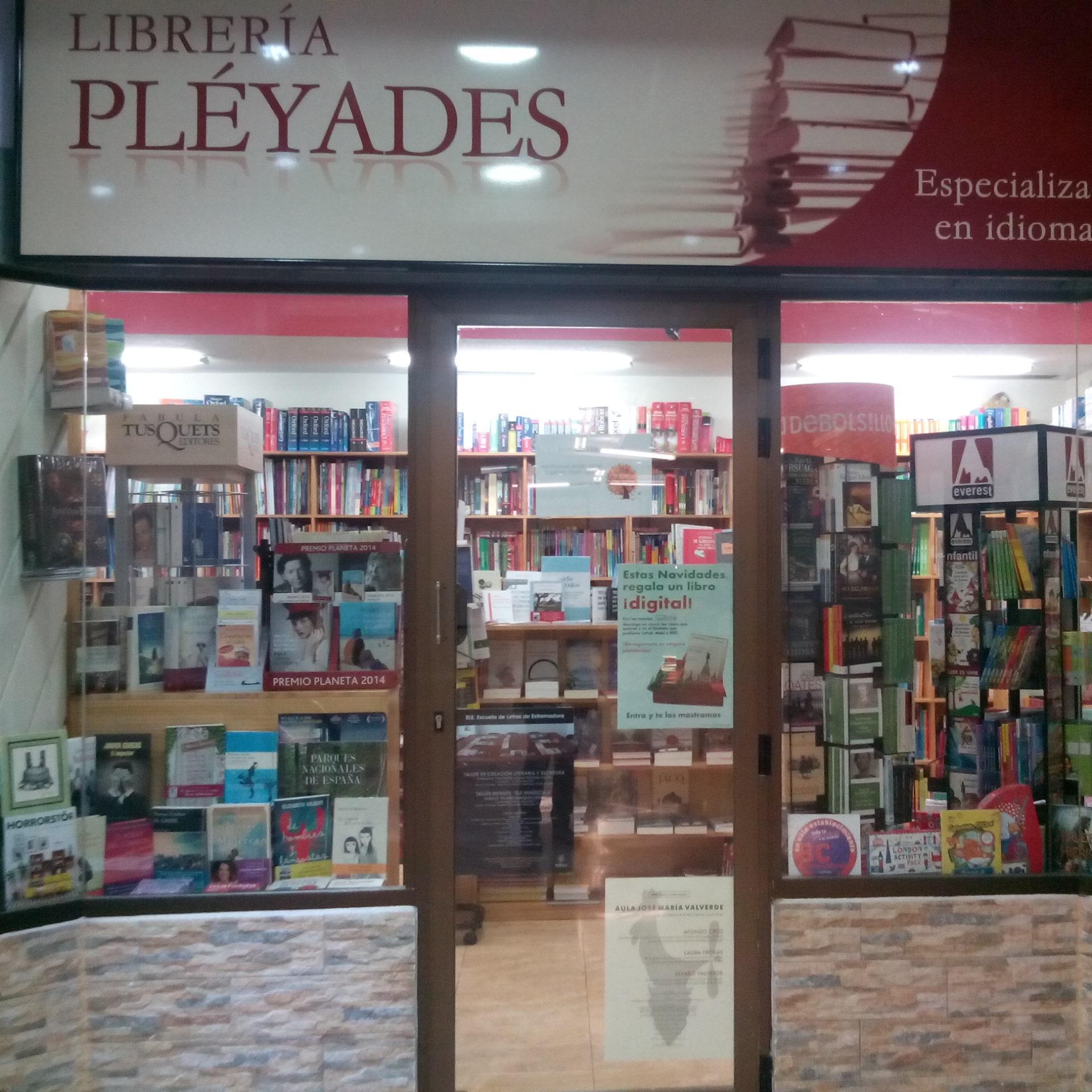 Librería general especializada en idiomas con una sección independiente dedicada al juguete didáctico. Fundada en 1999 y ubicada en el Paseo de Cánovas.