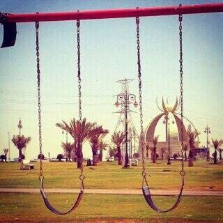 وأنا تلك الفتاه التي لا تشتاق الى لمن تعلق قلبها به❤️