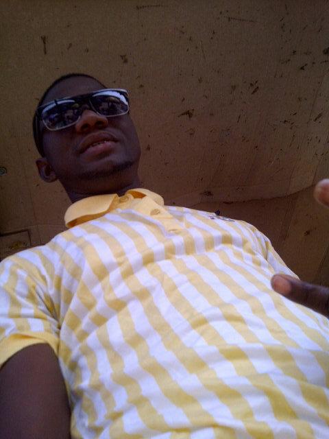 Am cool nd handsome guy luv makin frnds !!!!