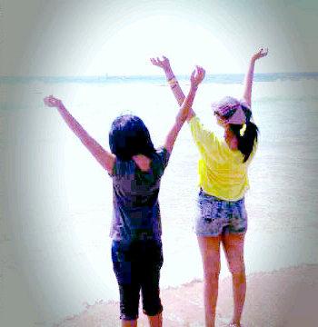 •Imperfections are beauty,madness is genius & silly is better then boring !:P •» IG @Aadila_ ☺
