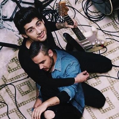 be nice and follow @THATSOANAS & @wyliephenix