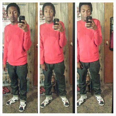 cutheroffquick's profile picture. New twitter page follow old @2girls1tray