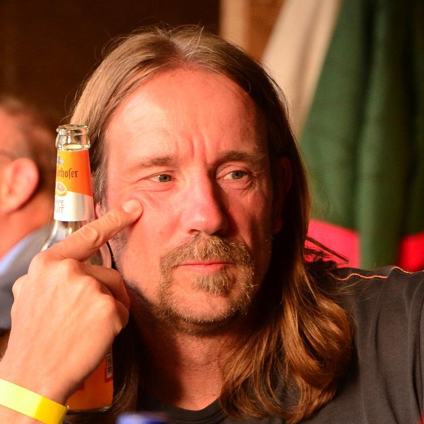 Surfer_Micha's profile picture. 