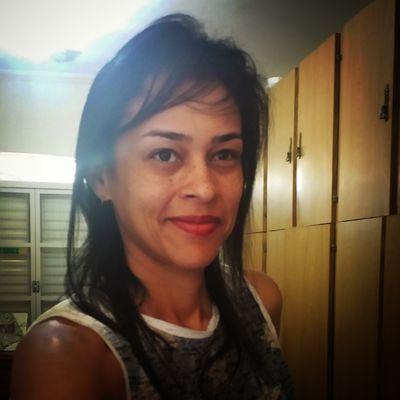 Gostaria d lhe agradecer p inúmeras vzs q vc me enxergou melhor do q sou pela capacidade d me olhar devagar,já q nessa vida muita gente me olhou depressa d+ #FM