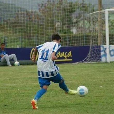 Eu sou : alegre, feliz, determinado, sonhador, guerreiro, parceiro, ousado, e filho de DEUS.