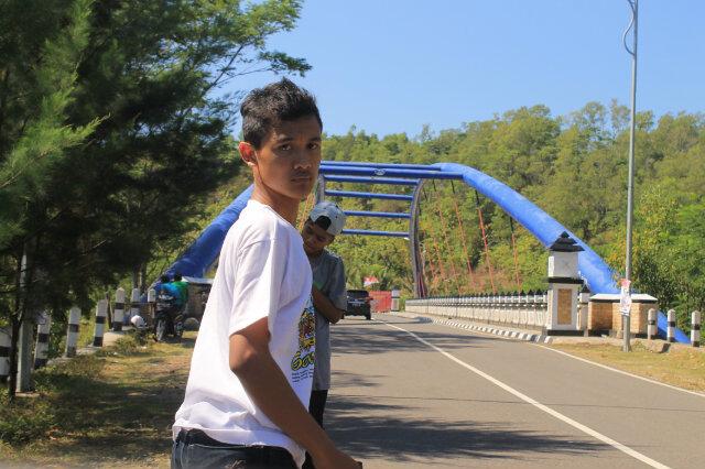 Hendra fikri | Serui 07 november 1998 | follow,mension,follback |