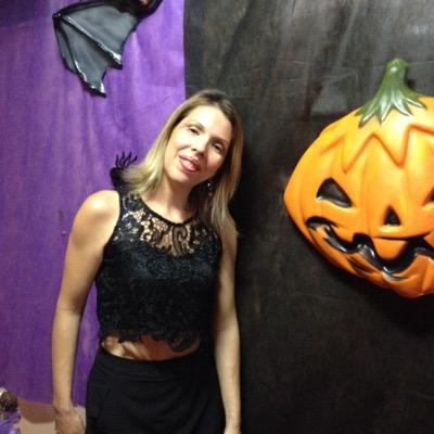 Designer, Professora de Artes.....