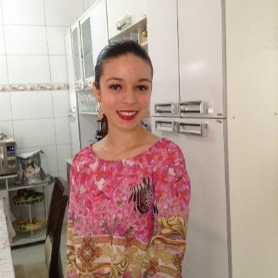 taynarasantosa1's profile picture. 