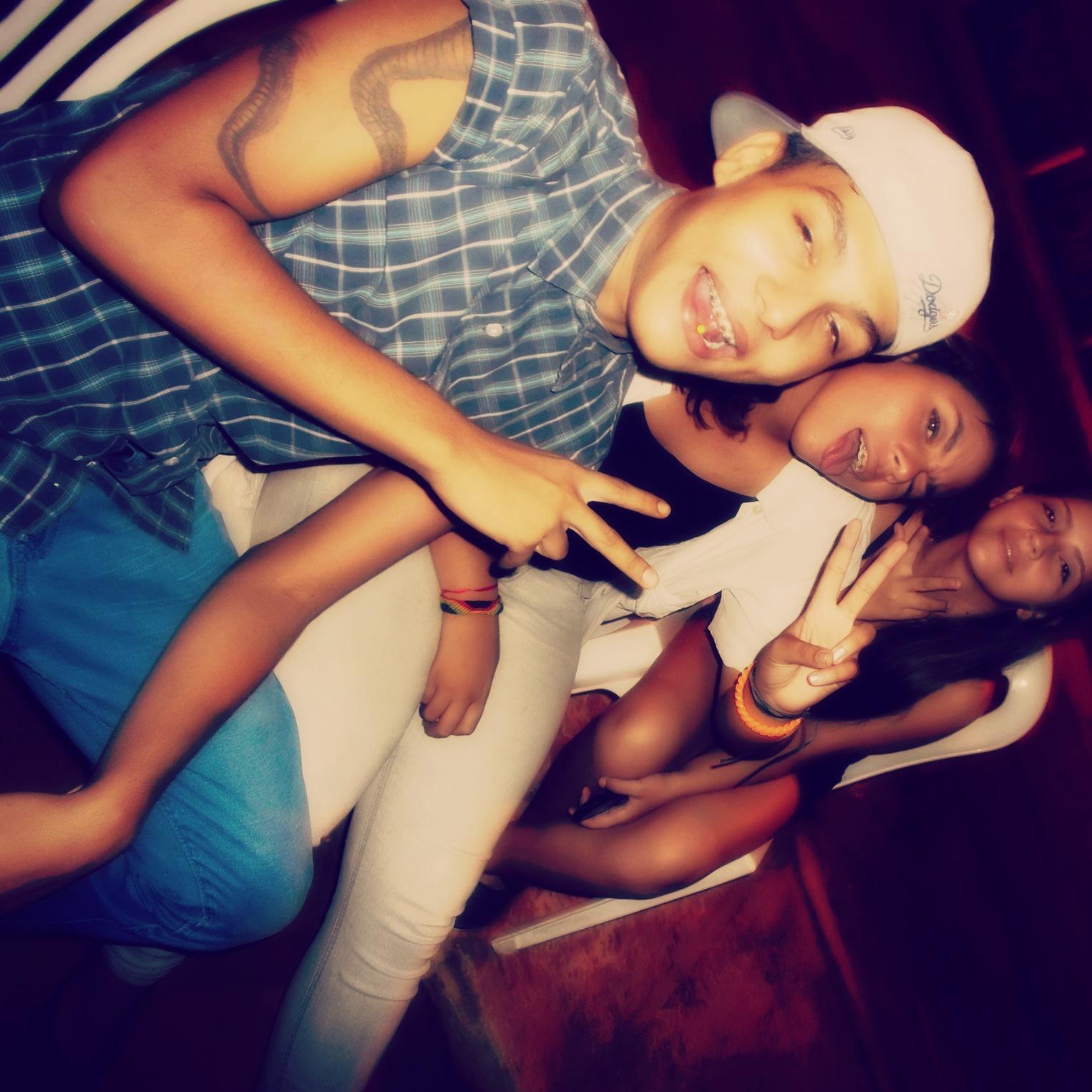 Novia 27/07/2013♥ Eres ese pedazo que le faltaba a mi vida Para ser feliz :$ MCBA Me Enamore de ella y quiero llevarla conmigo hasta las estrellas ♥
#HUNTERS