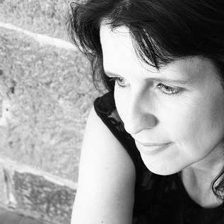 Autorin - Thriller - Fantasy - Jugendbuch, bei amazon Tarrs Garten   ,lebt in Hessen