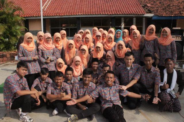 XClassIp3's profile picture. Qualified and also Excels Students of Science 3 : QUANSISTENC3 (read: KONSISTEN). 39 heads. Hj. Emy Suhaemi is our mom♥ ONLY GOD CAN STOP US!