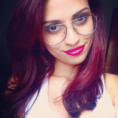 As pessoas mudam. E muitas vezes se tornam as pessoas que elas disseram que nunca seriam.