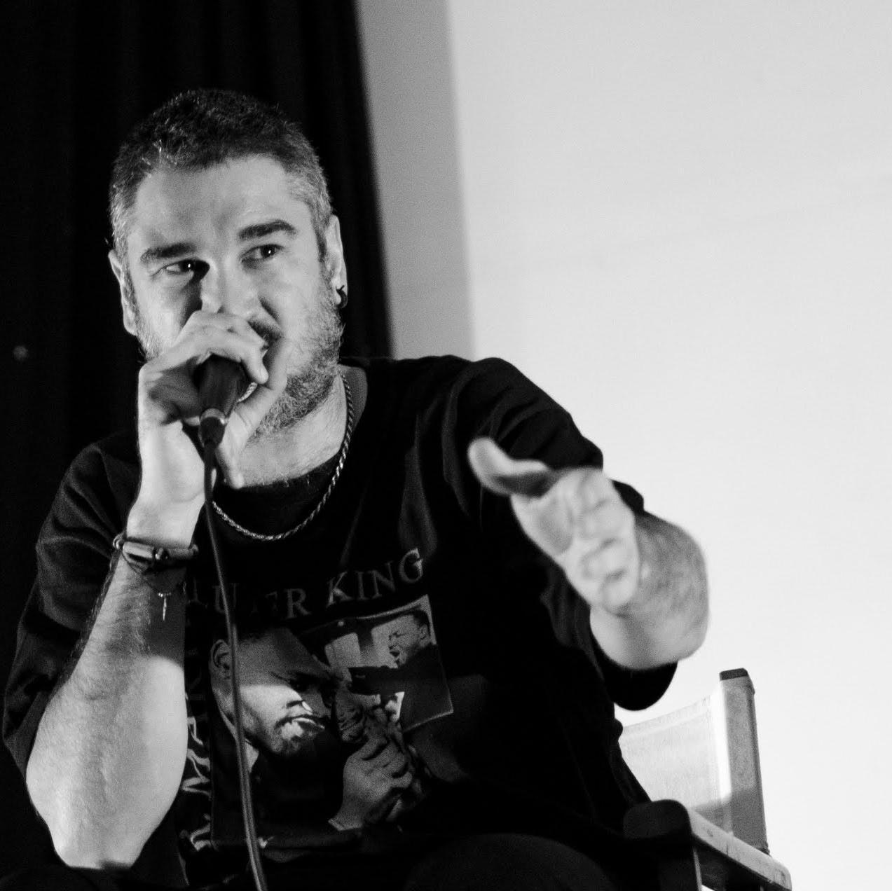 ....RAP SOLO.... Que no te engañe una fachada reluciente, que lo único que importa está debajo de la piel.