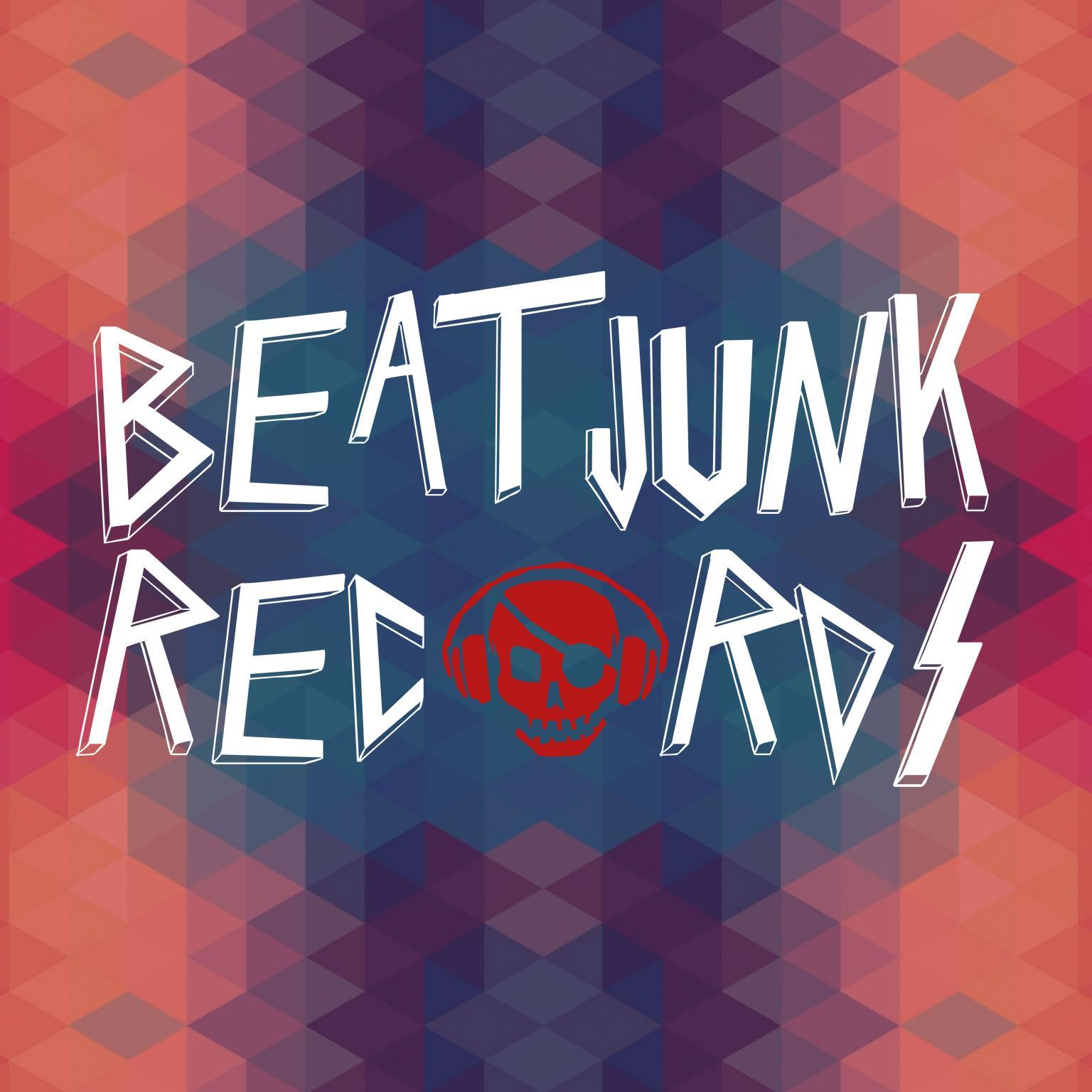 DROP YOUR DEMO HERE
http://t.co/0fx5b9GcXk
*we accept ELECTRO-HOUSE, EDM, TECH & PROGRESSIVE-HOUSE*