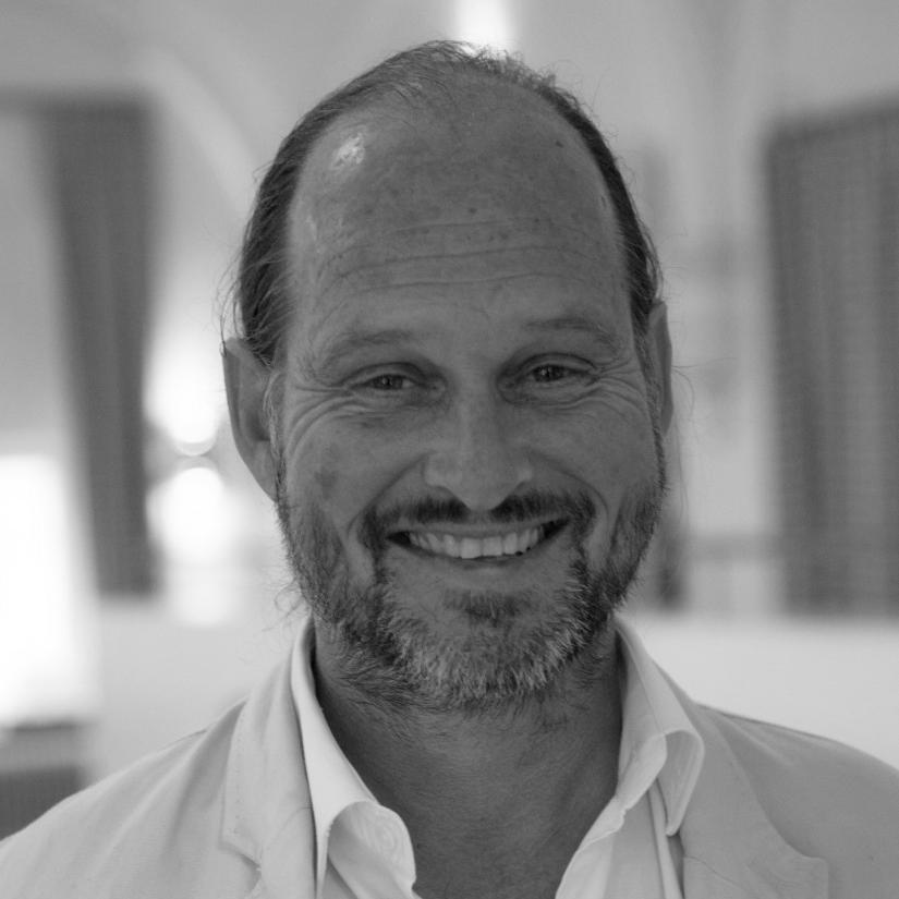 Translator of ancient Buddhist scriptures, Buddhist teacher & meditation instructor. @BodhiTraining