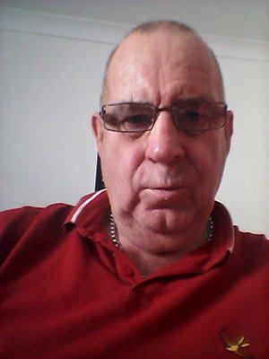 hullybfc's profile picture. massive barnsley fan and glam rock mad