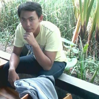 Aku bukan pria sempurna . Aku hanya pria biasa yang mencintaimu dengan sebuah ketulusan ￼