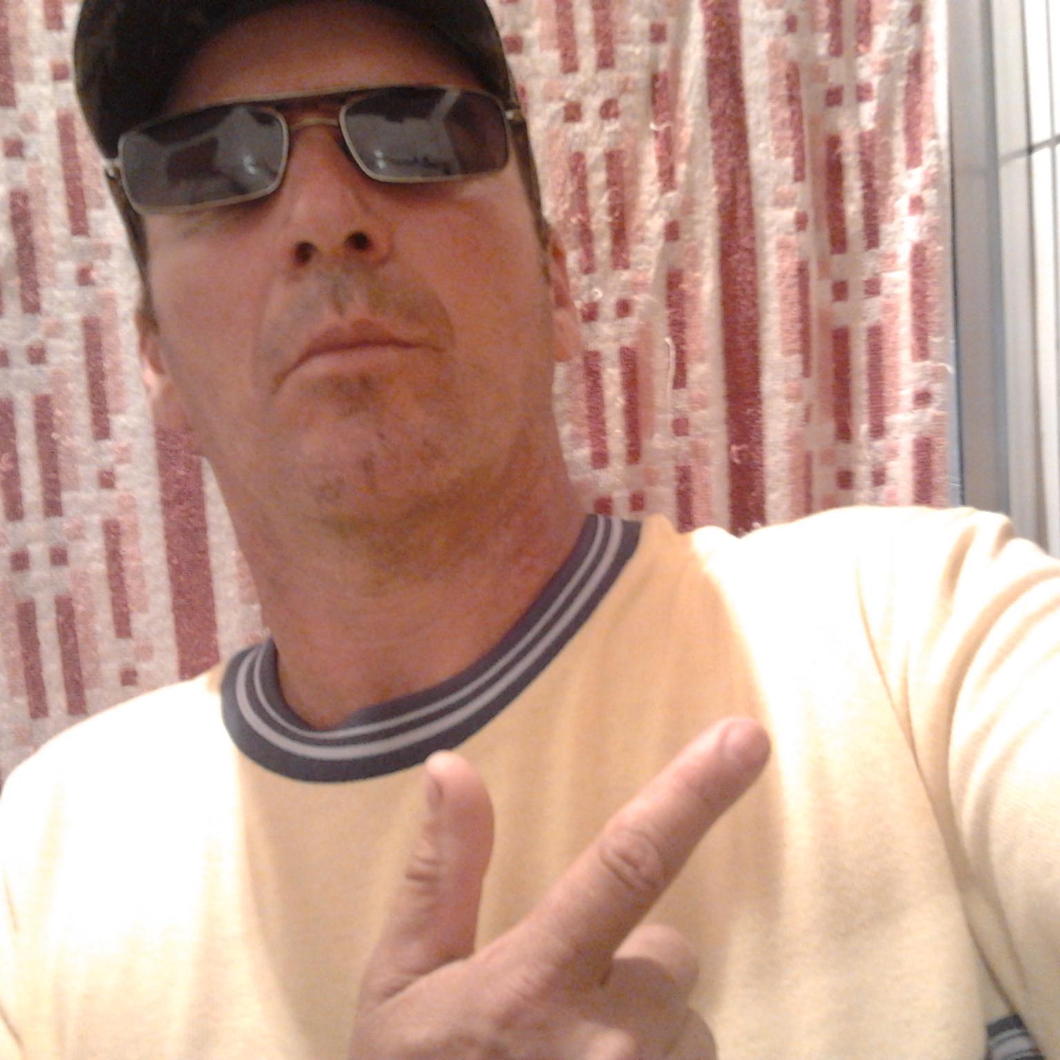 edisonvicente45's profile picture. 