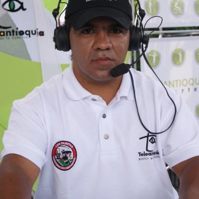 Soy usuario de palabras, sea como periodista, como narrador o como el que soy. Hechura U de A. Nadie es responsable de mis descuidos ni de mis errores. Solo yo