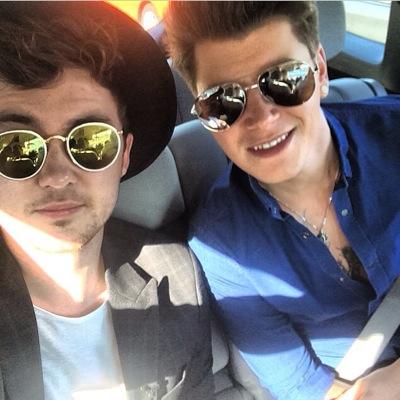 go follow @canaryafi pls!! nd ask for a followback!
