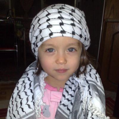 أنآ لست أسطورة من أسآطير الزمآن ولست ملك من الملوك كل مآفي الأمر أني #فلسطيني أضع تآج الكبريآء على رآسي وأزخرفه بكرآمتي وشموخ وطنيتي #لبيك_يا_أقصى ❤️