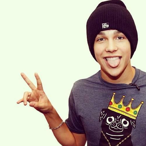 tatiana09839498's profile picture. UNCOVER :)