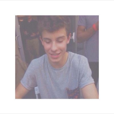 mendesobessed's profile picture. follow @tropicxlaaron..she gave you this free follow