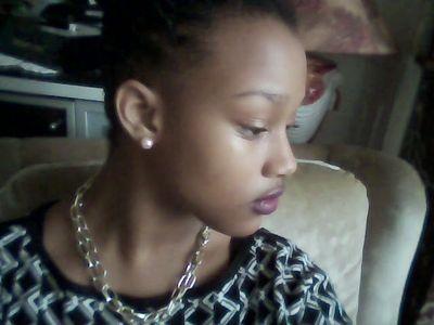 e26547215's profile picture. 