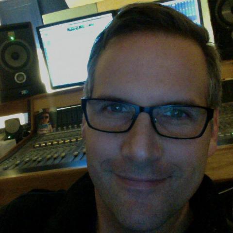 Jesus Follower. Husband. Father. Singer for @toomanydrummers. Imaginer of things. Doer of deeds. I stay up late.