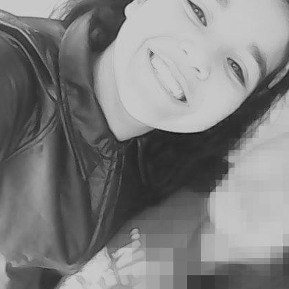 La marihuana te hace reir, el amor te hace sufrir, la marihuana te da hambre, el amor te la quita, la marihuana es medicinal, el amor te enferma. ES MEJOR FUMAR