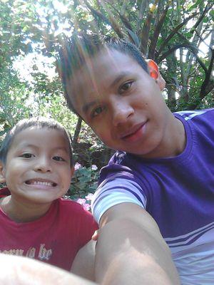 HectordeleonDe's profile picture. 