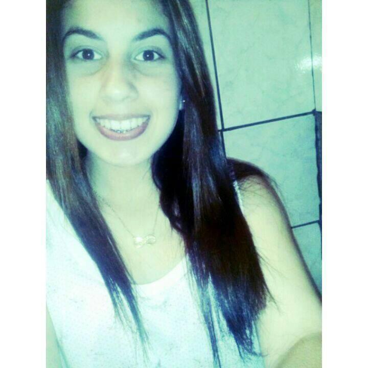 Que ironia... Acontecia uma guerra dentro dela e ela sorria.  ✌ 15 years