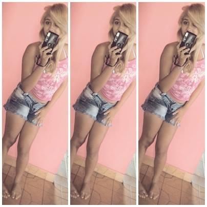 *:･ﾟ✧✨Sou Apaixonada por música♡ , amante dos livros✨ , chocólatra♡ , futura medica ... *:･ﾟ✧✨ ♡