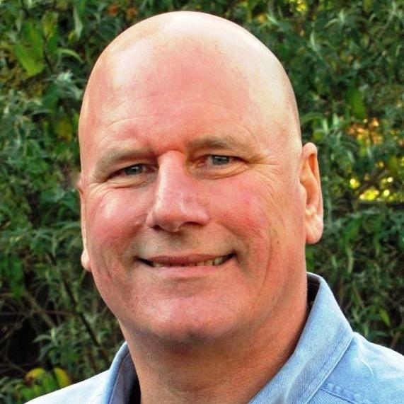 Commercial real estate broker with North Bay Commercial Real Estate serving Northern California and Arizona