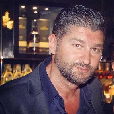 FernandoFOTOBCN's profile picture. Pasión por la fotografía. Fotógrafo Profesional @fernandoFOTOBCN 663783221 Bodas|Eventos|Books|Publicidad|Gastronomía|Moda