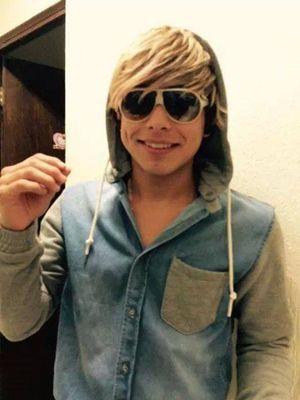 Twitter oficiial de (@Brandon_meza)
Para cualquier tipo de evento 
Solo llamen a el 18-1000-75