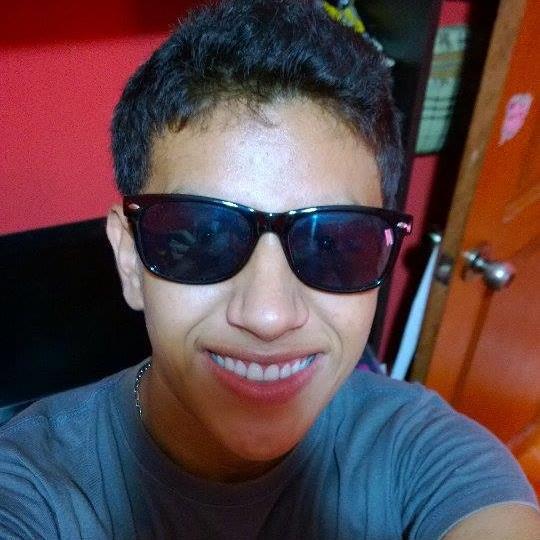 Soy simpático, divertido, jodido, buen amigo, y me encanta el Basquetball