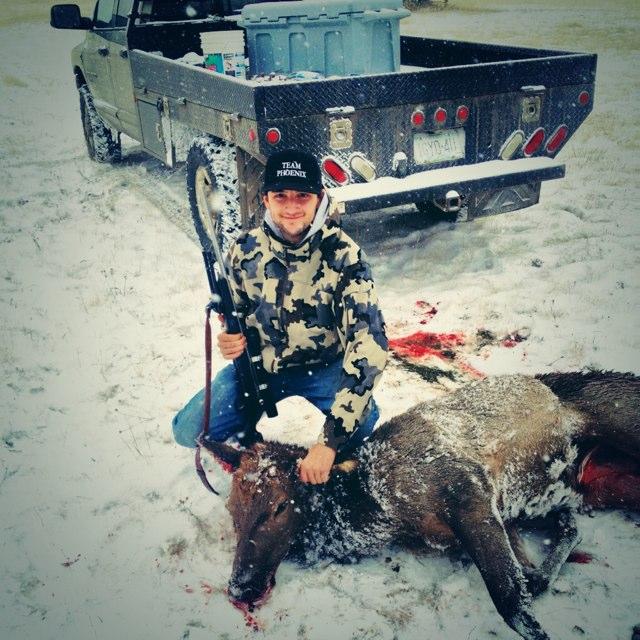 16Anthonyh's profile picture. A Dozen roses and a six pack