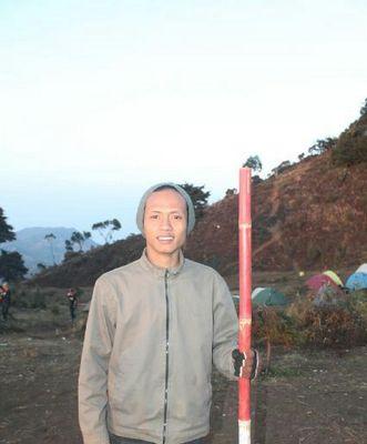 lebih baik hidup dari sampah, dari pada hidup jadi sampah.