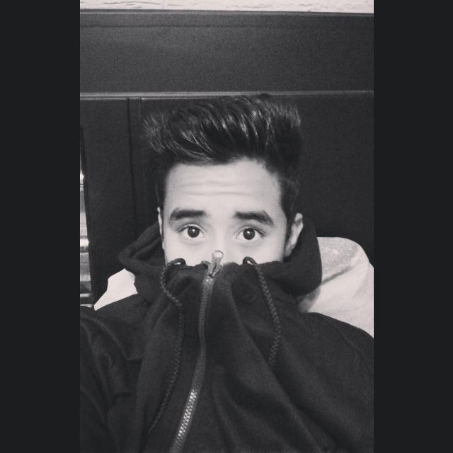 Hola soy danilo, tengo 14 años, Solo vivo para una mission especial, Sigueme.