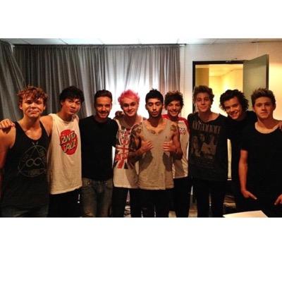 Louis is gay af and Michaels is fucking cinnamon apple. Lucasss likes pee pee - DM us if you want to be ASHTON, HARRY, NIALL,LIAM, CALUM, and ZAYN.