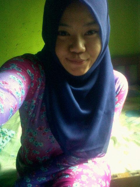 ellychandrika's profile picture. Yang penting dalam relationship : JANGAN MAU BERJUANG SENDIRI !!!!!!!!!