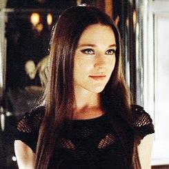 16. Casadora de Sombras, Vehemente, Feroz y un poco Narcista. Hermana de Alec, Max y Jace. Lightwood de sangre. Te pisare con mis botas si hace falta.