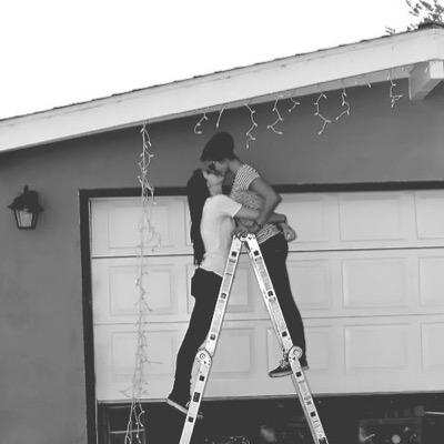 hi cutie.... this follow is free BUT CAN YOU FOLLOW @keepCalm_5H .. ask for followback
